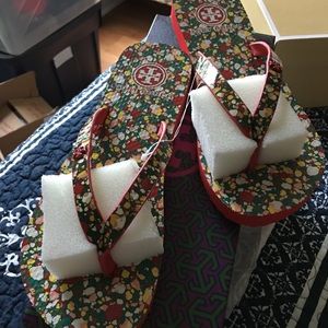 Tory Burch FlipFlops. Floral Pattern